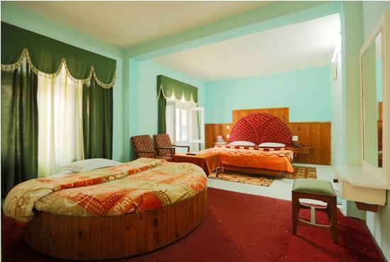 Hotel Mohan Palace Manāli Extérieur photo