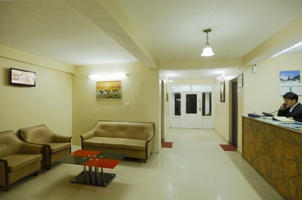 Hotel Mohan Palace Manāli Extérieur photo